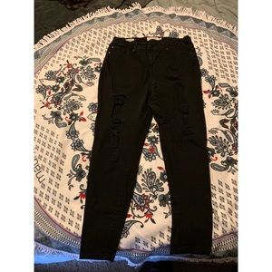 ✨Torrid Skinny Ripped Black Jeans✨